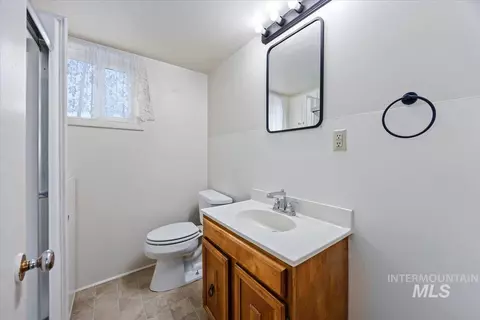 Bath - 3395 N 3400 E, Kimberly, ID 83341 photo 3 of 3