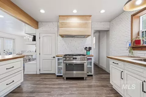 Kitchen - 1600 S Eagle Rd, Kuna, ID 83634 photo 5 of 6