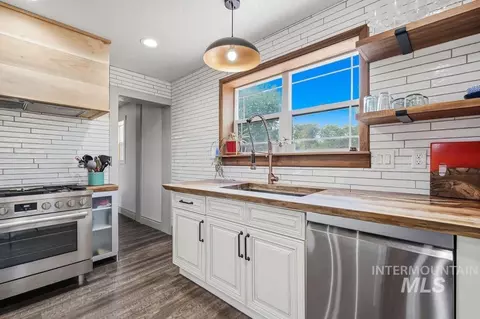 Kitchen - 1600 S Eagle Rd, Kuna, ID 83634 photo 6 of 6