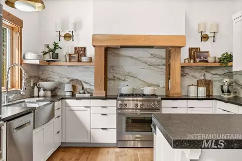 Kitchen - 3057 E Nature Dr, Boise, ID 83706 photo 1 of 5