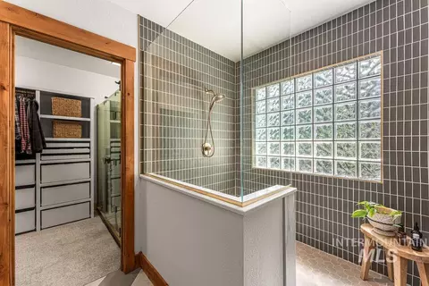 Bath - 3057 E Nature Dr, Boise, ID 83706 photo 5 of 7