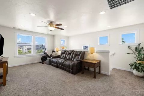 Entry Way - 16 N Caracaras Way, Eagle, ID 83616 photo 4 of 5