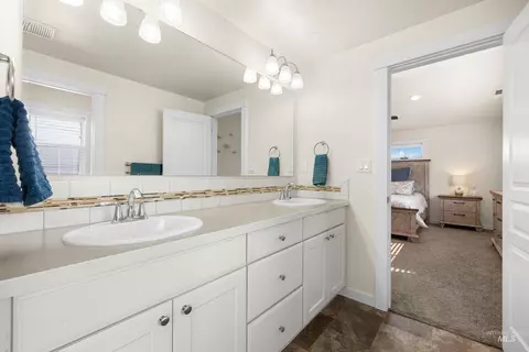 Bath - 16 N Caracaras Way, Eagle, ID 83616 photo 3 of 4