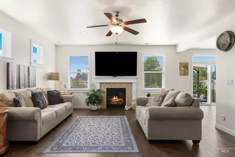 Living - 16 N Caracaras Way, Eagle, ID 83616 photo 1 of 2