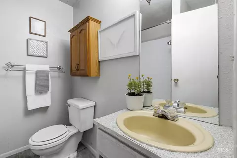 Bath - 432 E Pine Ave, Meridian, ID 83642 photo 2 of 3