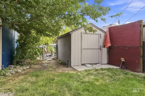 Exterior - 432 E Pine Ave, Meridian, ID 83642 photo 4 of 7
