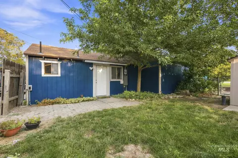 Exterior - 432 E Pine Ave, Meridian, ID 83642 photo 5 of 7
