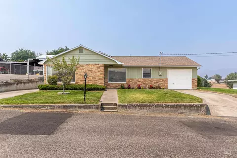 1880 Neal Dr, Clarkston, WA 99403