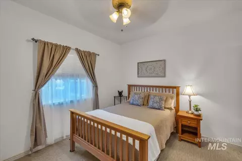 Bedroom - 3471 E Beamer Ct, Meridian, ID 83642 photo 5 of 8