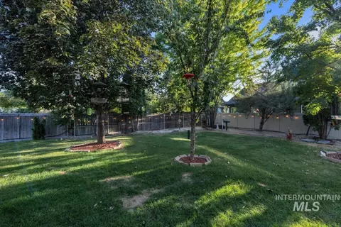 Exterior - 3471 E Beamer Ct, Meridian, ID 83642 photo 7 of 11