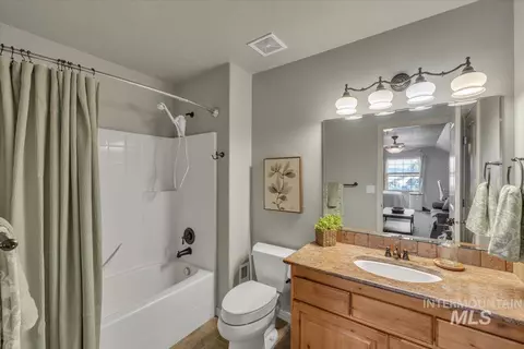 Bath - 3471 E Beamer Ct, Meridian, ID 83642 photo 1 of 2