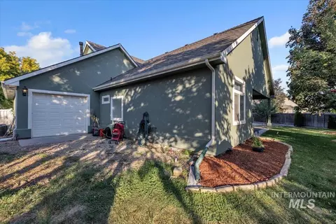 Exterior - 3471 E Beamer Ct, Meridian, ID 83642 photo 9 of 11