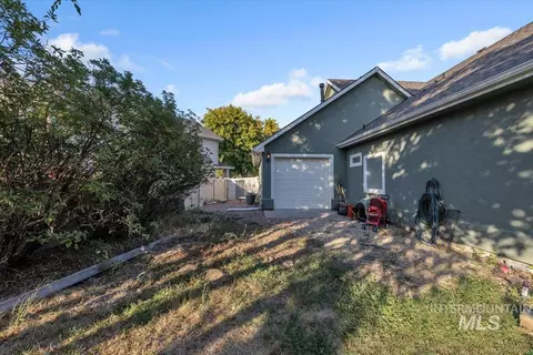 Exterior - 3471 E Beamer Ct, Meridian, ID 83642 photo 8 of 11