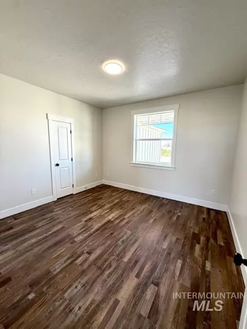 Bedroom - 28623 Hurtz Ln, Parma, ID 83660 photo 3 of 5
