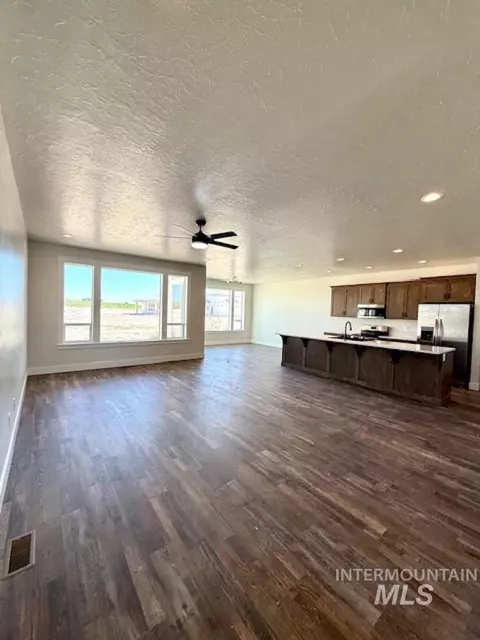 Living - 28623 Hurtz Ln, Parma, ID 83660 photo 1 of 1