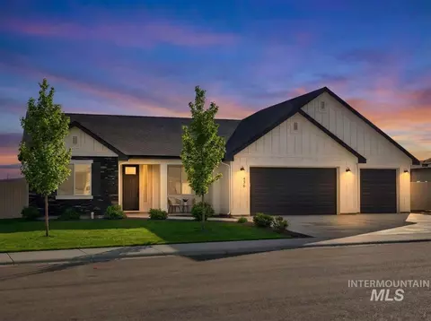 436 October Sky St, New Plymouth, ID 83655