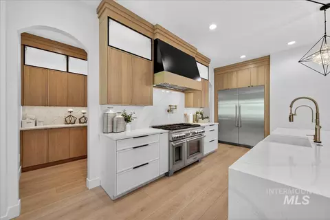 Kitchen - 5424 W Founders Dr, Eagle, ID 83616 photo 6 of 7