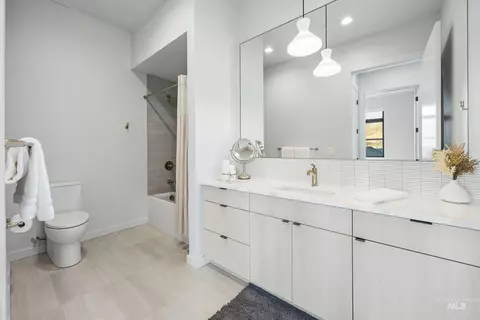 Bath - 4340 E Haystack St #303, Boise, ID 83716 photo 3 of 3