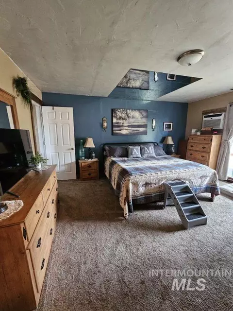 Bedroom - 560 Pleasant Acres, Weippe, ID 83553 photo 3 of 6