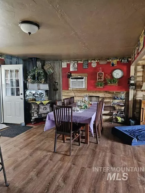 Dining - 560 Pleasant Acres, Weippe, ID 83553 photo 2 of 3