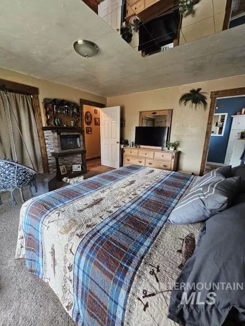 Bedroom - 560 Pleasant Acres, Weippe, ID 83553 photo 5 of 6