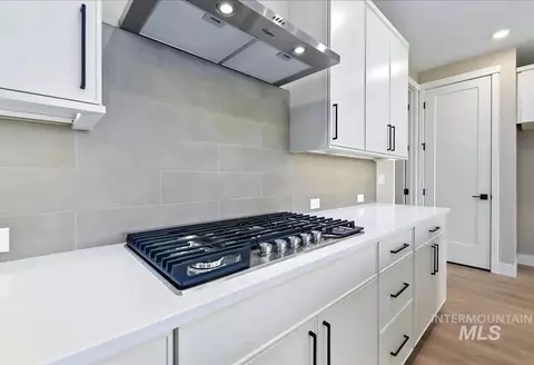 Kitchen - 5844 W Oxton St, Eagle, ID 83616 photo 2 of 5