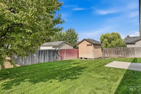 Exterior - 607 Laster St, Caldwell, ID 83607 photo 3 of 5