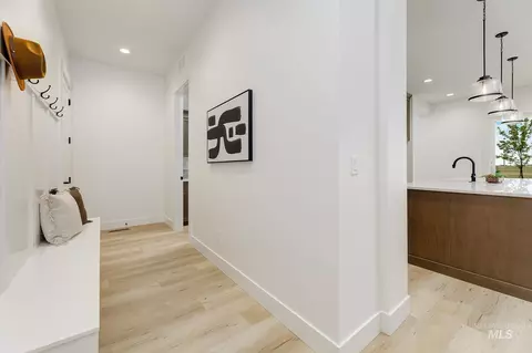 Entry Way - 4382 W Estuary Ct, Eagle, ID 83616 photo 2 of 5