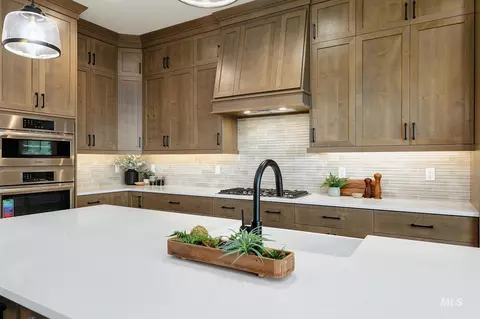 Kitchen - 4382 W Estuary Ct, Eagle, ID 83616 photo 4 of 5
