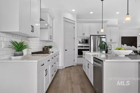 Kitchen - 1407 N Diadora Ave, Eagle, ID 83616 photo 2 of 4