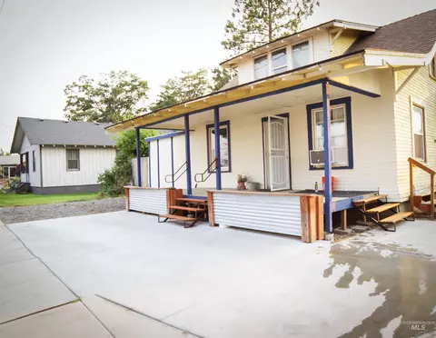 125 S 5th St, Wilder, ID 83676