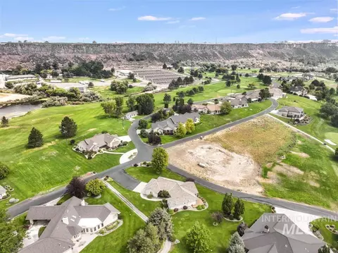 301 Clear Lake Ln, Buhl, ID 83316