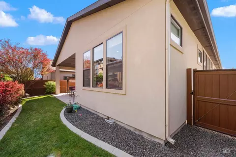 Exterior - 96 E Segundo St, Meridian, ID 83646 photo 7 of 8