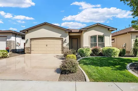Exterior - 96 E Segundo St, Meridian, ID 83646 photo 2 of 8