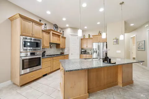 Kitchen - 96 E Segundo St, Meridian, ID 83646 photo 1 of 4
