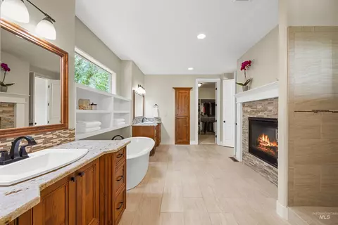 Bath - 2902 S Brookwater Ln, Eagle, ID 83616 photo 3 of 5