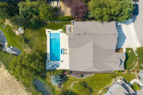 View/Area - 2902 S Brookwater Ln, Eagle, ID 83616 photo 1 of 2