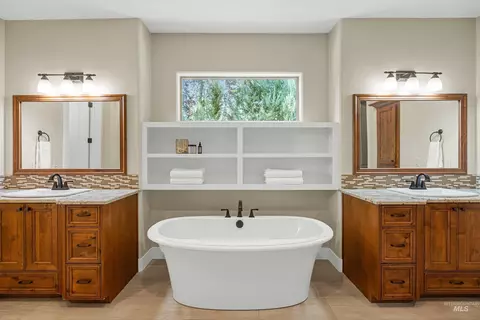 Bath - 2902 S Brookwater Ln, Eagle, ID 83616 photo 1 of 5