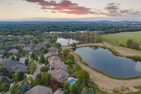 View/Area - 2902 S Brookwater Ln, Eagle, ID 83616 photo 2 of 2