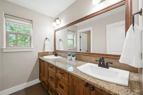 Bath - 2902 S Brookwater Ln, Eagle, ID 83616 photo 4 of 5
