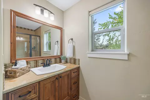 Bath - 2902 S Brookwater Ln, Eagle, ID 83616 photo 5 of 5