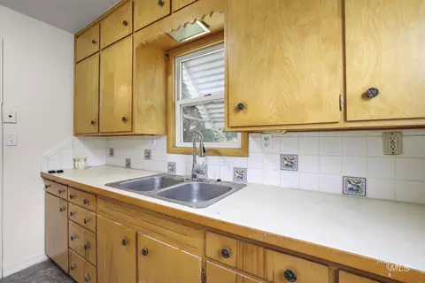 Kitchen - 356 E Avenue B, Wendell, ID 83355 photo 1 of 4