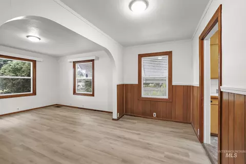 Living - 356 E Avenue B, Wendell, ID 83355 photo 2 of 7