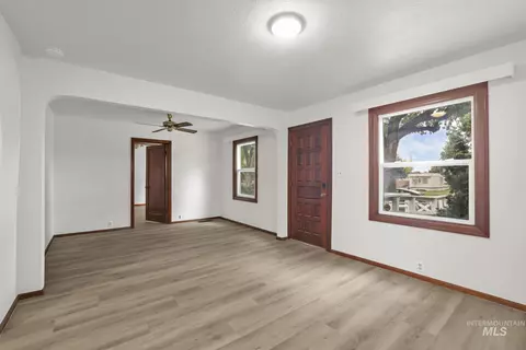 Living - 356 E Avenue B, Wendell, ID 83355 photo 1 of 7