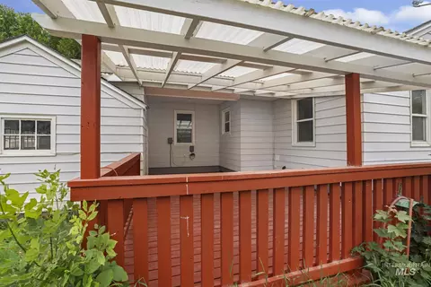 Exterior - 356 E Avenue B, Wendell, ID 83355 photo 7 of 9