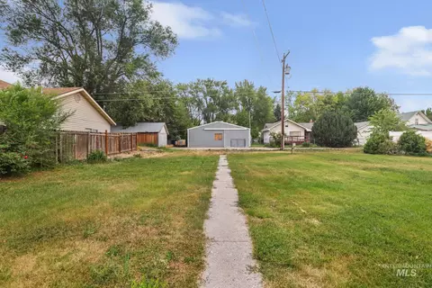 Exterior - 356 E Avenue B, Wendell, ID 83355 photo 9 of 9