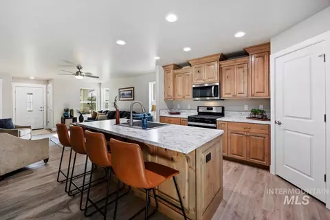 Kitchen - 820 Jack Ave, Jerome, ID 83338 photo 4 of 5