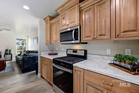 Kitchen - 820 Jack Ave, Jerome, ID 83338 photo 2 of 5