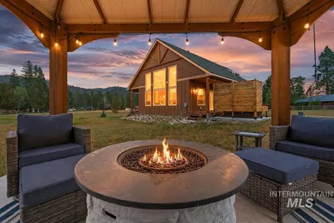 3 Boone Rd, Garden Valley, ID 83622