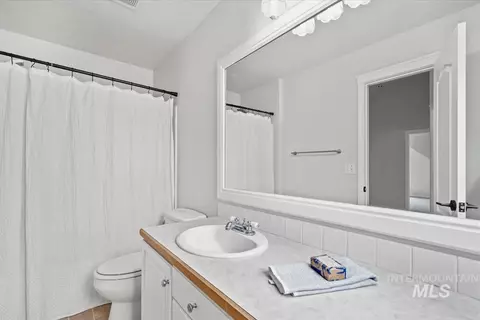 Bath - 2478 E Brierfield Dr, Eagle, ID 83616 photo 2 of 2